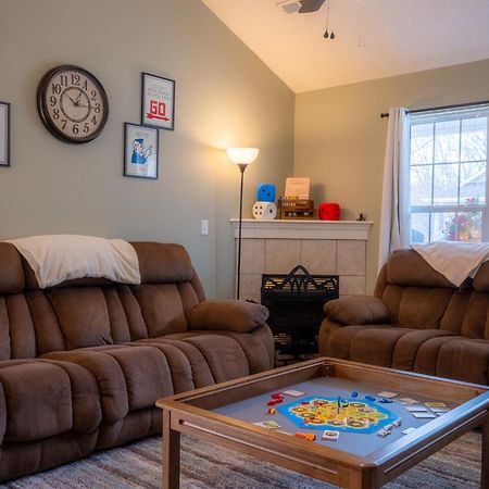 Vila The 737 - Games & Good Times In The Smoky Mountains! Pigeon Forge Exteriér fotografie