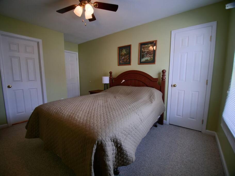 Vila The 737 - Games & Good Times In The Smoky Mountains! Pigeon Forge Exteriér fotografie